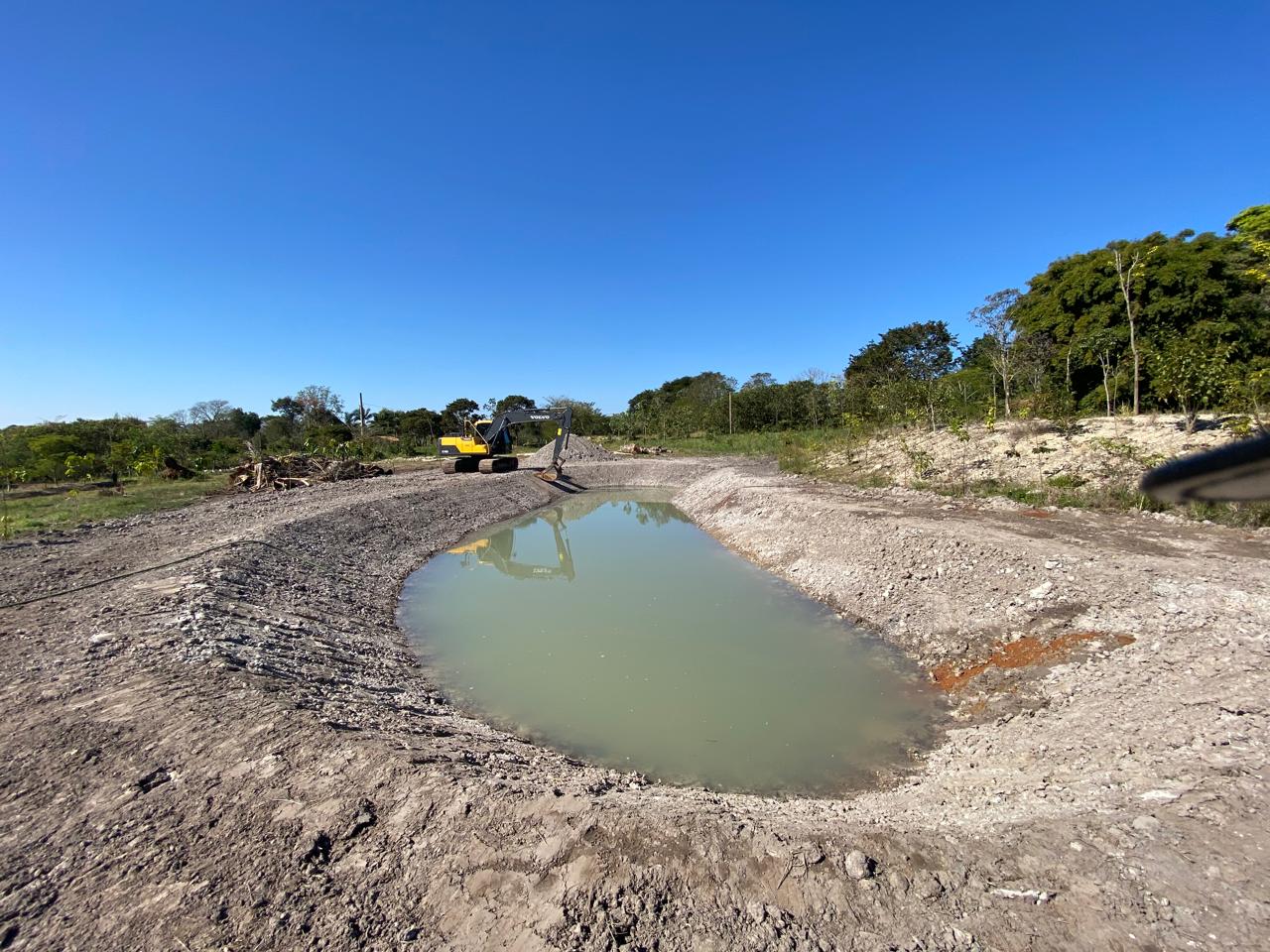 Escavação de tanque de água — Interior-SP