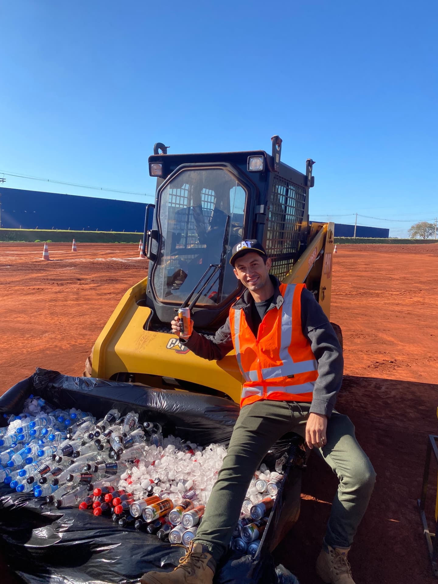 Operador da Godói no Desafio Mundial de Operadores Caterpillar 2022